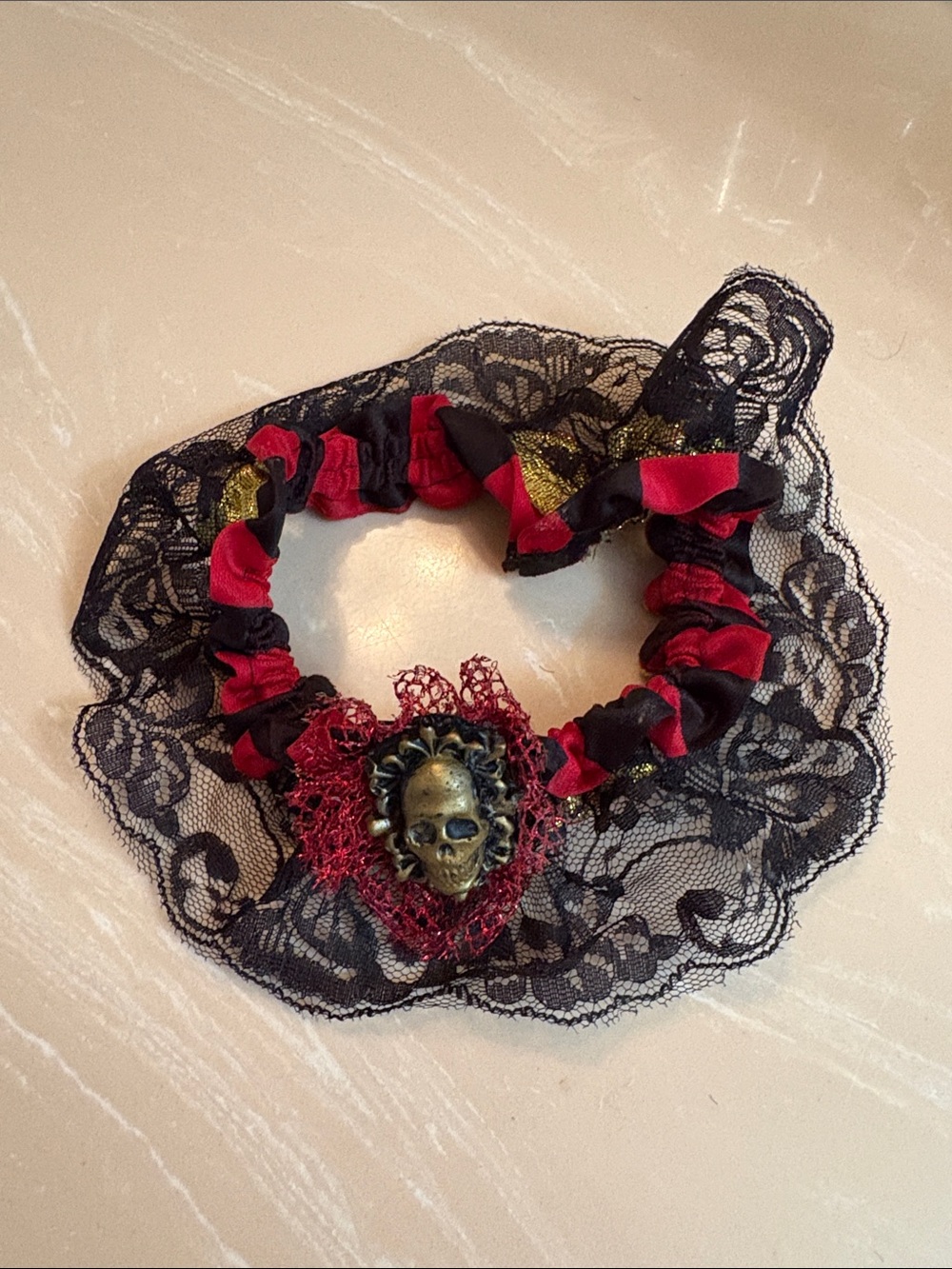 Gothic Lace Skull Garter in Black and Red